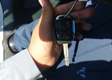 2019 Toyota Corolla Le from USA, damaged, VIN 5YFBURHE3KP892321